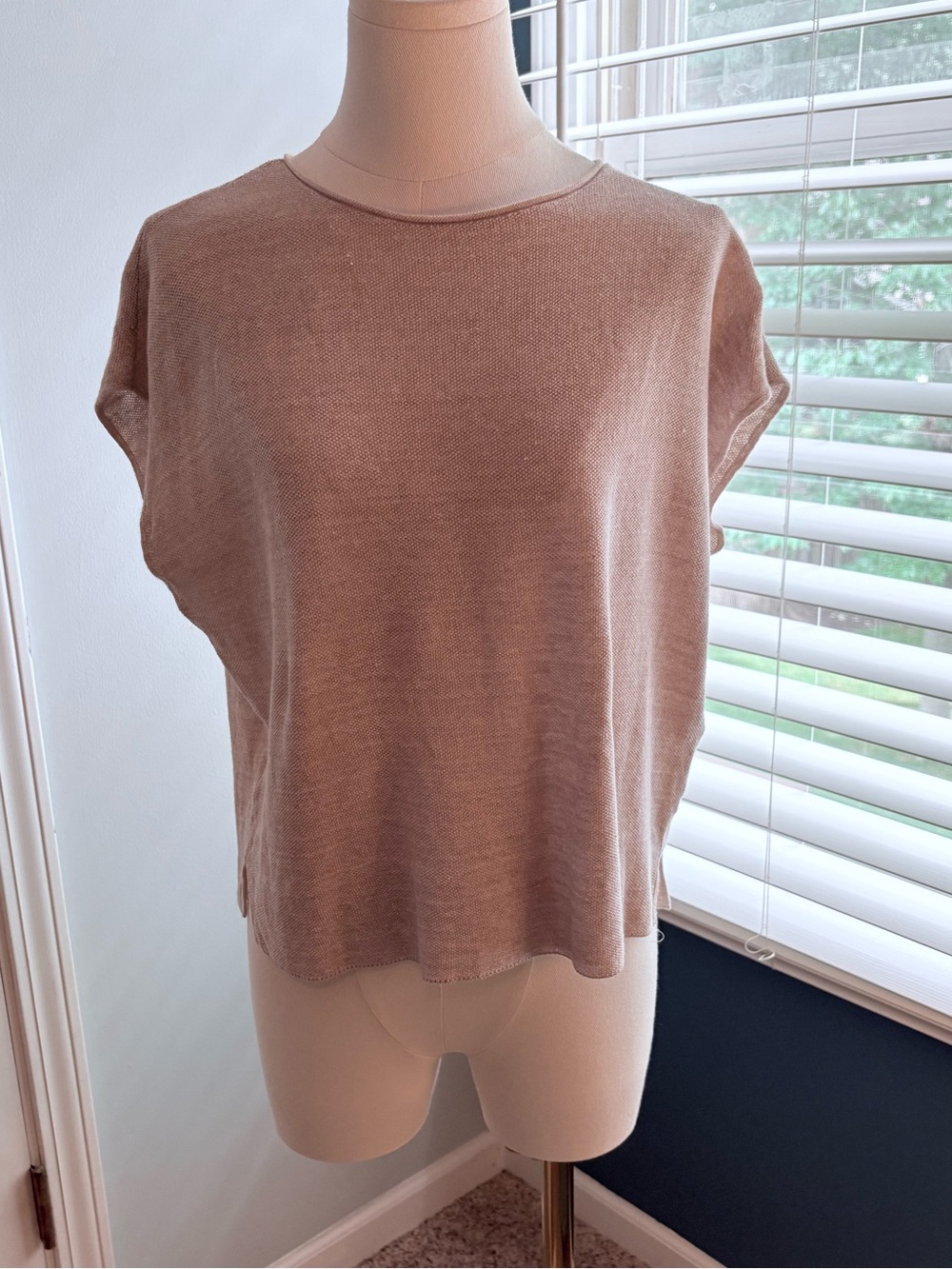 Eileen Fisher Light Beige Short-Sleeve Knit Crewneck shirt